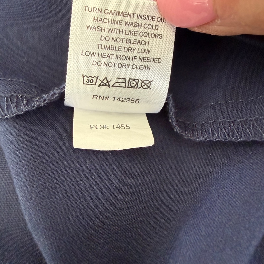 Figs Technical Collection Women's Scrubs Top Navy Blue 2 Pocket Size Medium - Picture 5 of 7